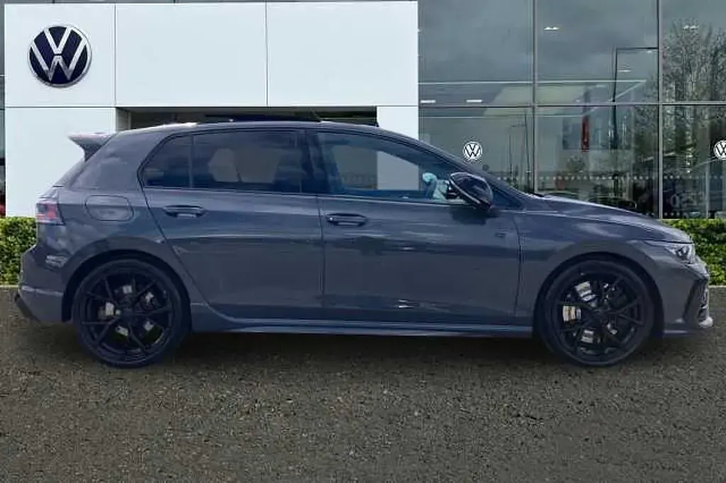 Used VW Golf VIII R 333 HP (244 kW) 2026