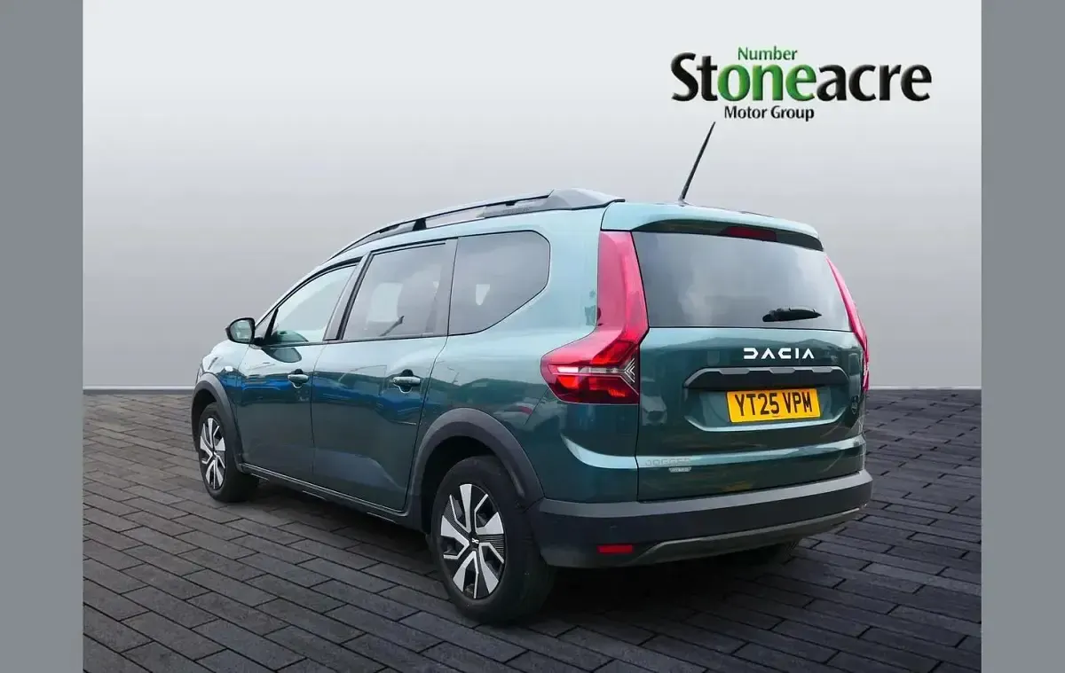 Used Dacia Jogger Expression 139 HP (102 kW) 2025 Green MPV