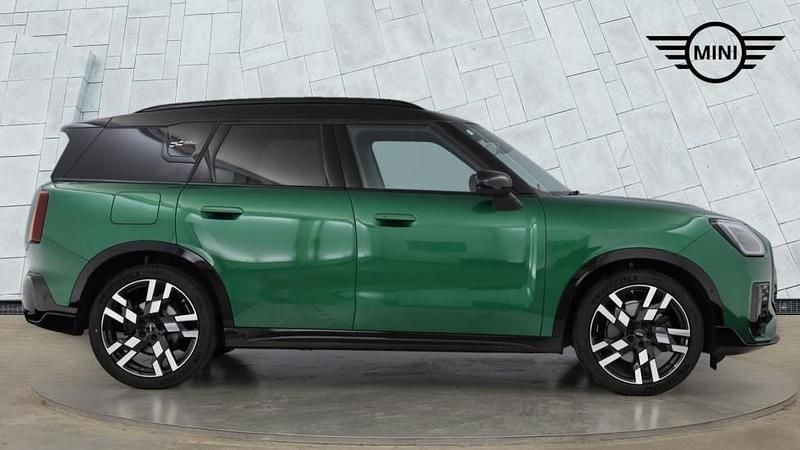 Used Mini Countryman Sport 168 HP (123 kW) 2025 Green SUV