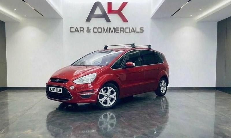 Used Ford S-MAX Titanium 115 HP (84 kW) 2013 Red MPV