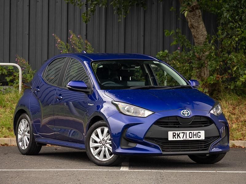 Blue Used 2021 Toyota Yaris Hybrid Hatchback | £15,198 (Good price) - Image 1/4
