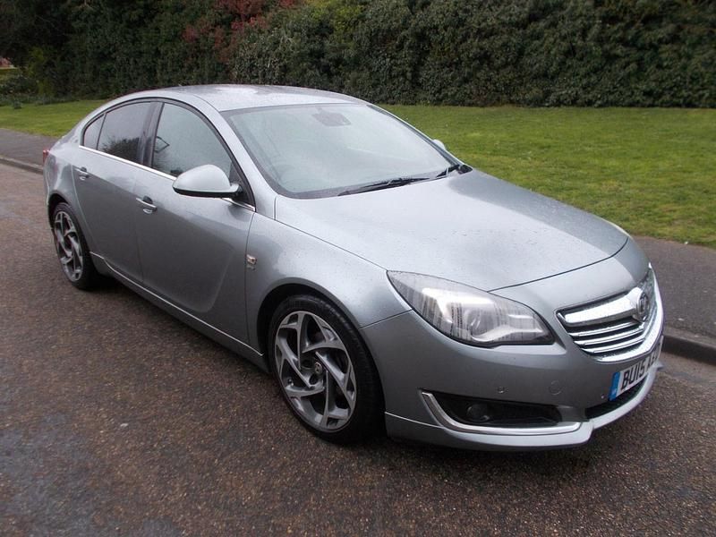 Used Vauxhall Insignia SRi 140 HP (102 kW) 2015 Silver Hatchback