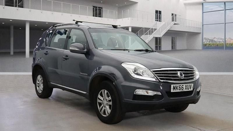Used Ssangyong (KGM) Rexton 178 HP (130 kW) 2016 Grey SUV