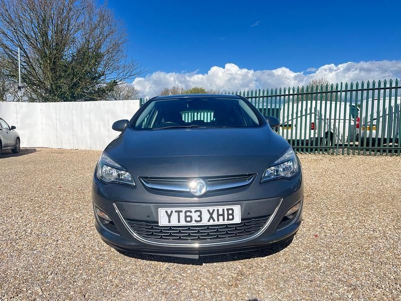 Used Vauxhall Astra Elite 165 HP (121 kW) 2013 Grey Hatchback