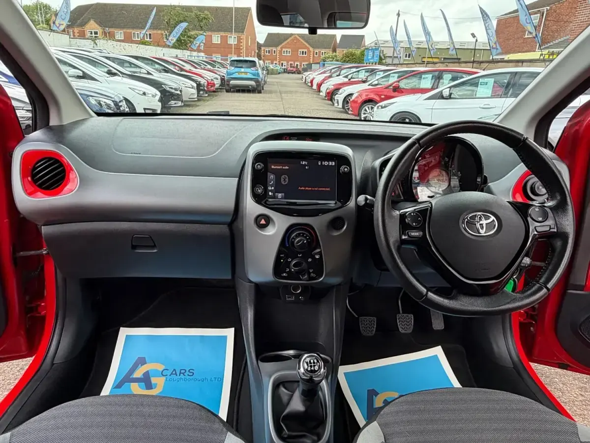 Gebraucht Toyota Aygo X-play 71 PS (52 kW) 2020 Rot Kleinwagen