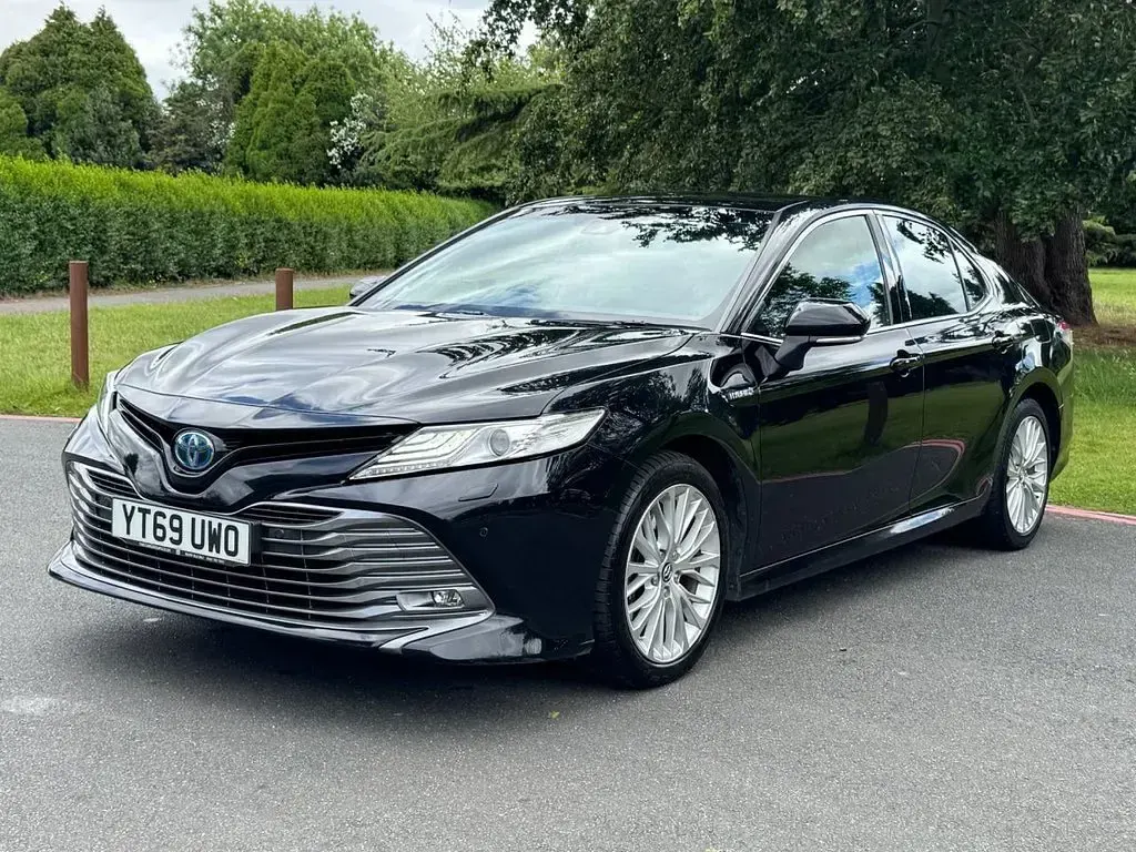 Used Toyota Camry 218 HP (160 kW) 2019 Black Sedan