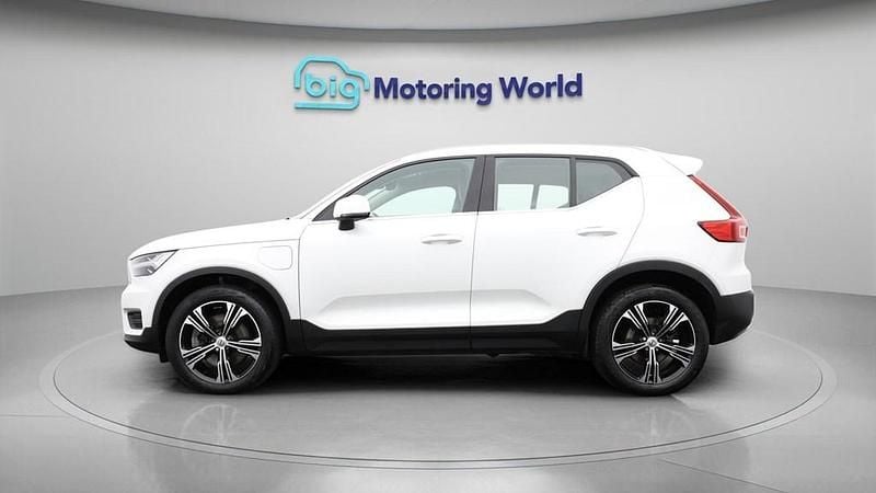 Used Volvo XC40 Inscription 211 HP (155 kW) 2022 White SUV