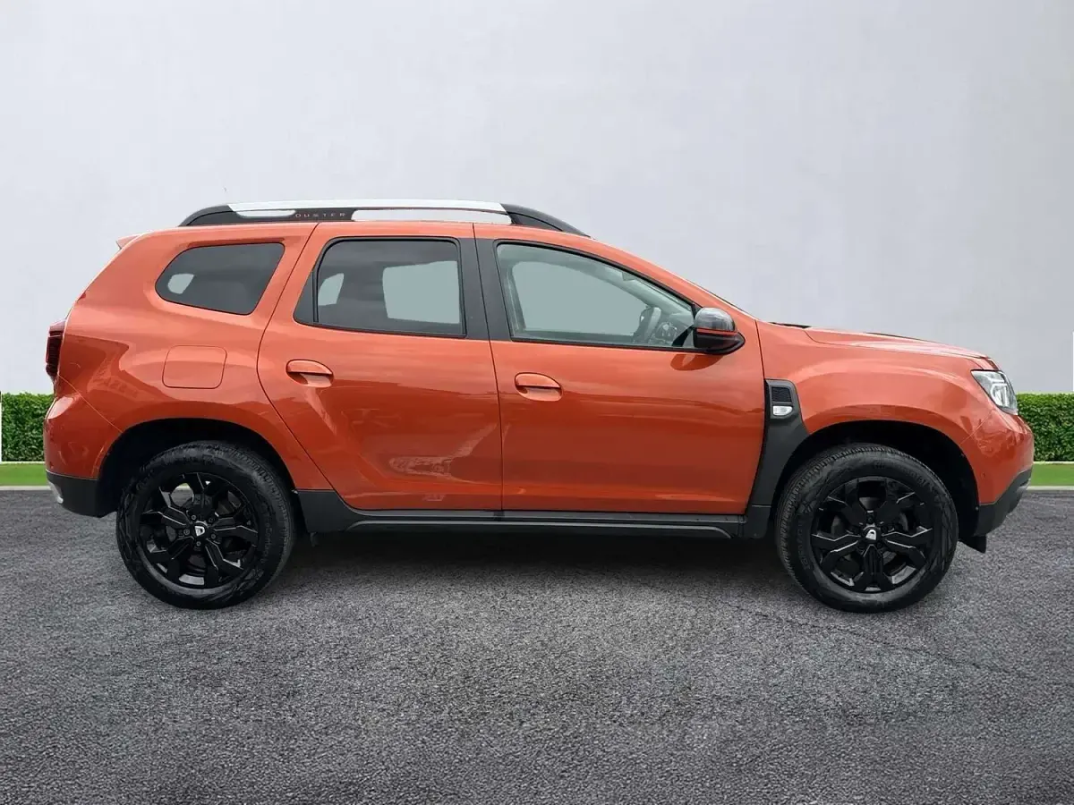 Used Dacia Duster Extreme 150 HP (110 kW) 2022 Orange SUV
