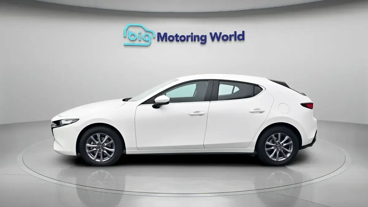 Used Mazda 3 122 HP (89 kW) 2022 White Hatchback