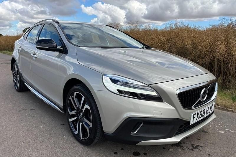 Gold Used 2018 Volvo V40 CC Pro Estate | £13,685 (A bit pricey) - Image 1/1