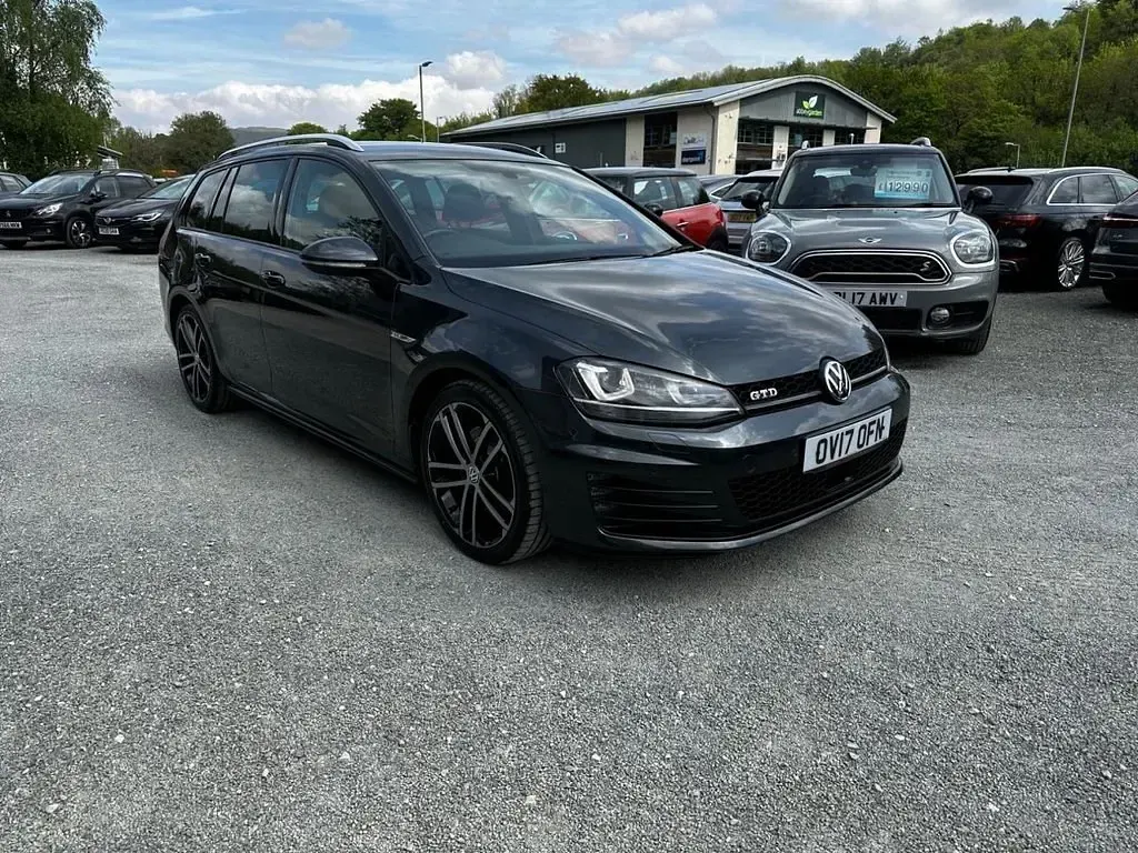 Usado VW Golf VII GTD 150 HP (110 kW) 2017 Cinzento Carrinha