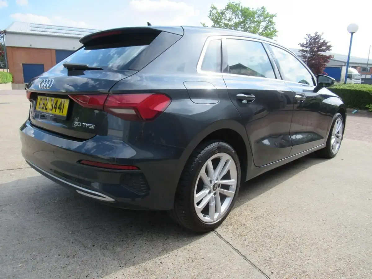 Second-hand Audi A3 Sportback Sport 110 CP (80 kW) 2022 Gri Hatchback
