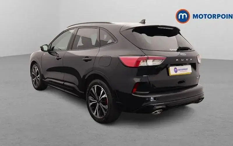 Second-hand Ford Kuga ST-Line X 190 CP (139 kW) 2023 Negru SUV