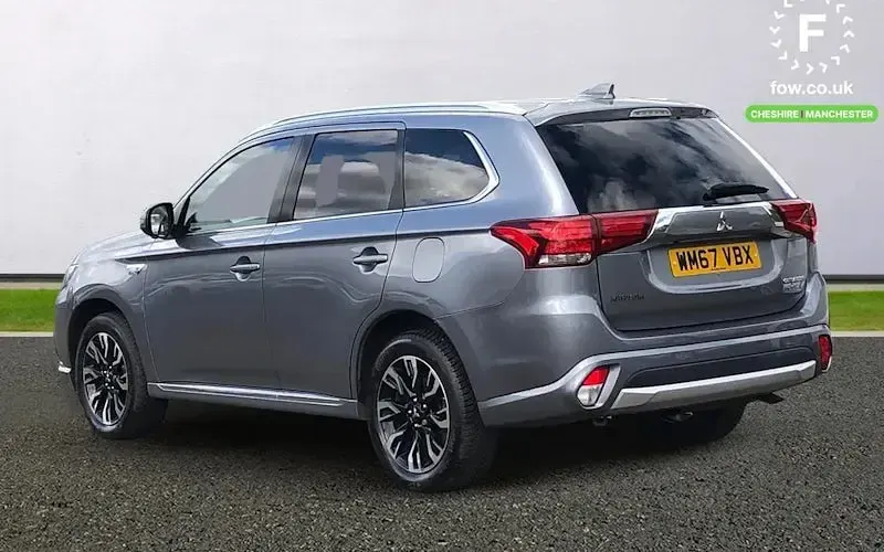 Usado Mitsubishi Outlander P-HEV 203 HP (149 kW) 2018 Cinzento Carrinha