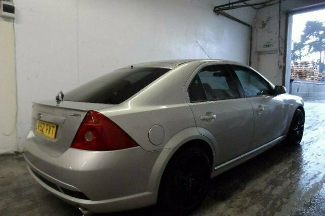 Używany Ford Mondeo 2002 Hatchback