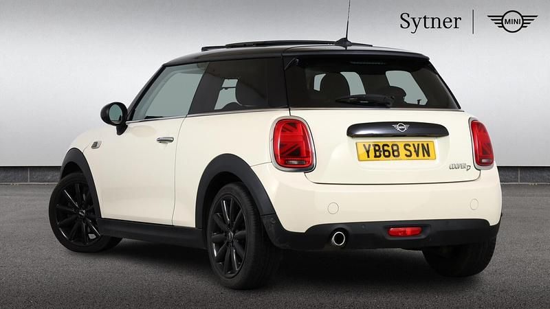 Used Mini Cooper D Hatch 114 HP (83 kW) 2018 White Hatchback