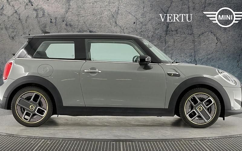 Used Mini Cooper Level 1 135 kW (184 HP) 2023 Hatchback