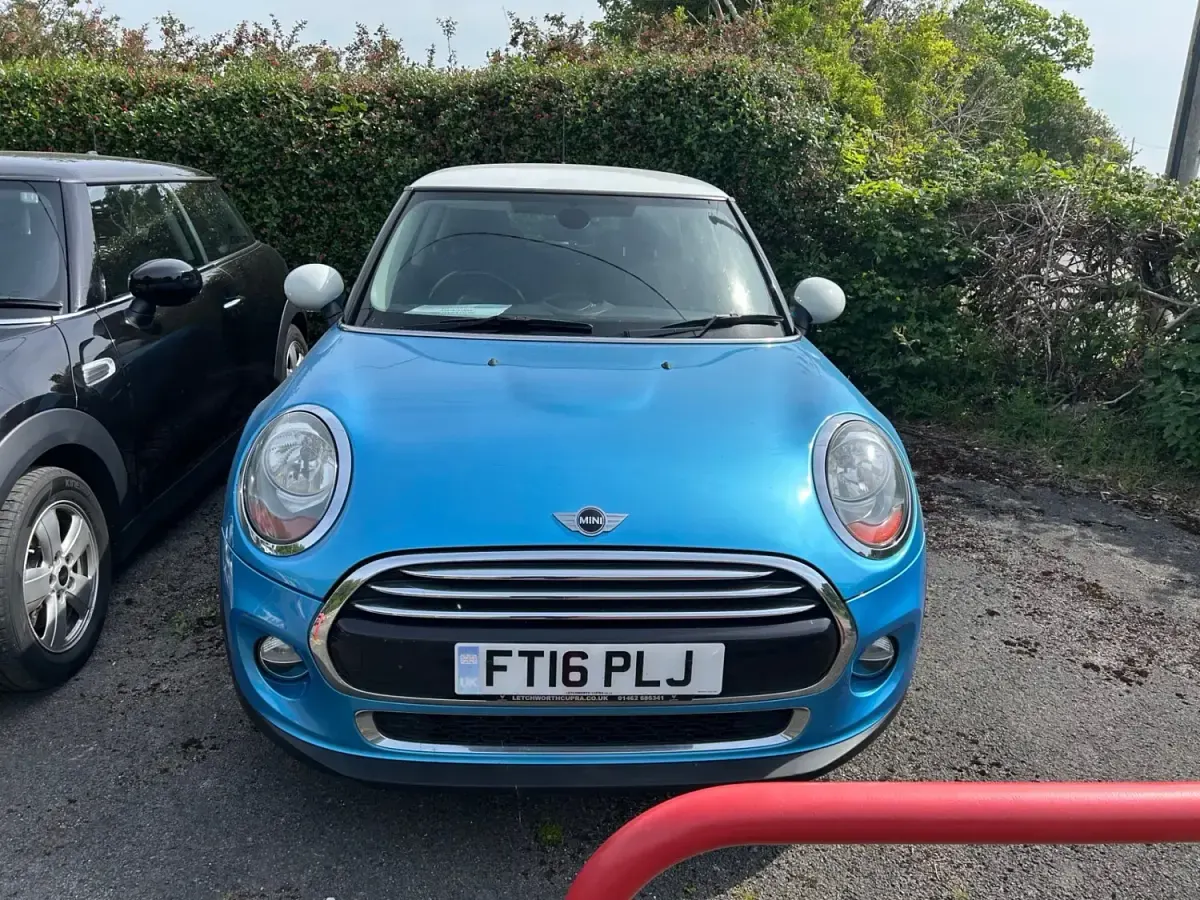 Usado Mini Cooper Hatch 2016 Azul Utilitario