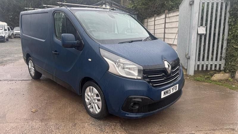 Used Renault Trafic 2015 Silver MPV