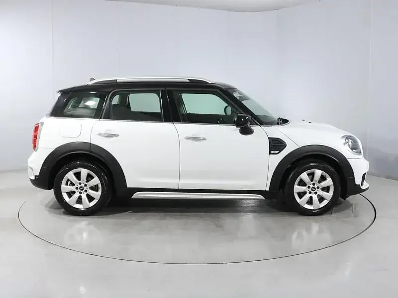 Used Mini Cooper Countryman Classic 134 HP (98 kW) 2019 White SUV