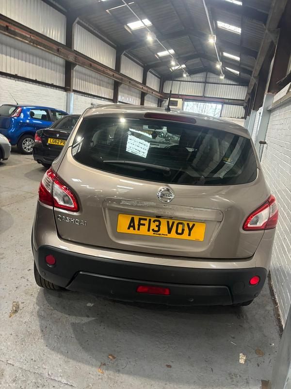 Used Nissan Qashqai Acenta 117 HP (86 kW) 2013 Beige SUV