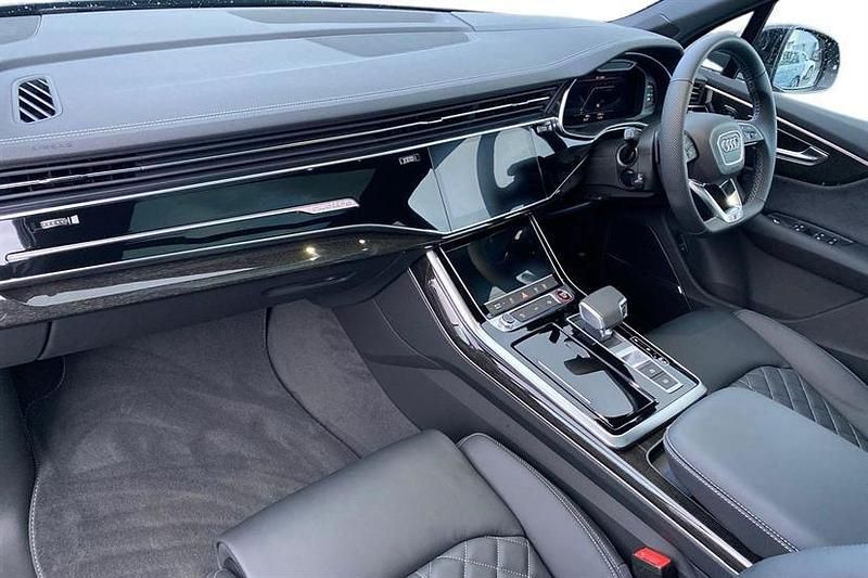 Used Audi SQ7 Comfort 507 HP (372 kW) 2025 Black SUV