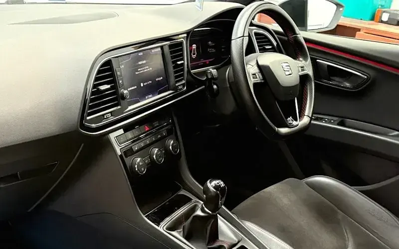 Używany Seat Leon Black Edition 150 KM (110 kW) 2020 Kombi