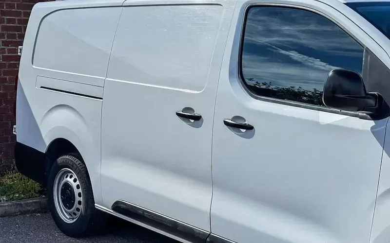 Used Vauxhall Vivaro S 101 HP (74 kW) 2023 White MPV