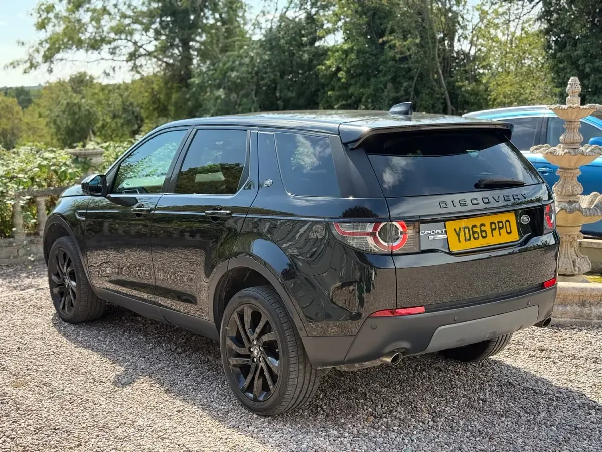 Used Land Rover Discovery Sport HSE Luxury 180 HP (132 kW) 2016 Black SUV