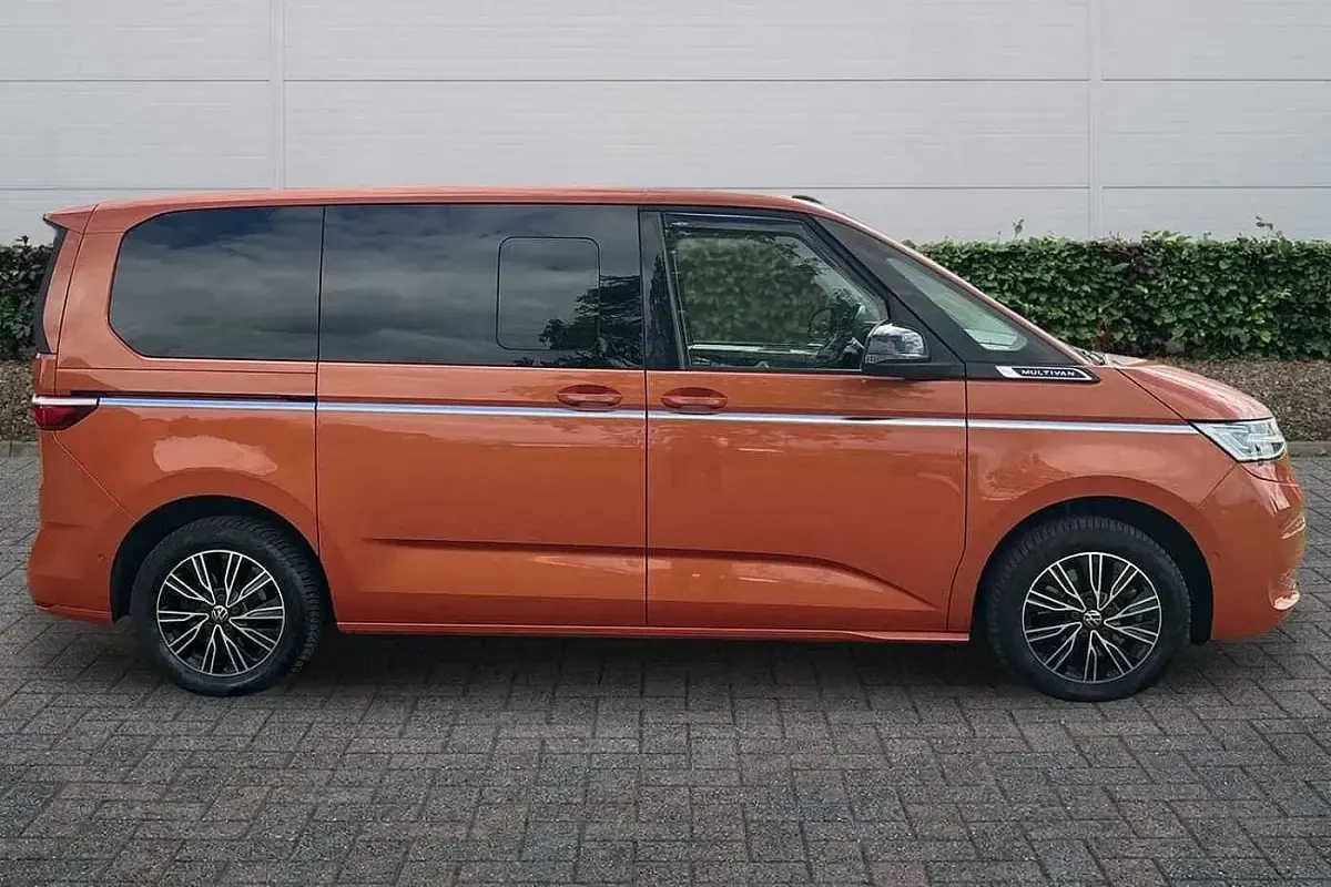 Used VW Multivan Style 150 HP (110 kW) 2024 Orange MPV
