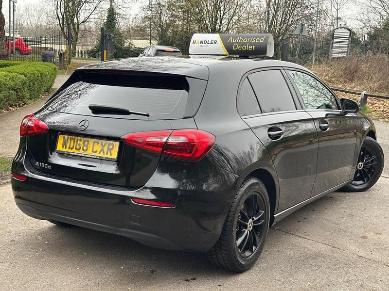 Used Mercedes A180 SE 116 HP (85 kW) 2018 Black Hatchback
