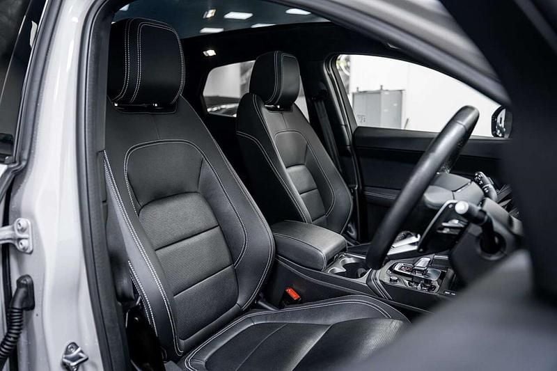 Used Jaguar E-Pace R-Dynamic 204 HP (150 kW) 2022 Grey SUV