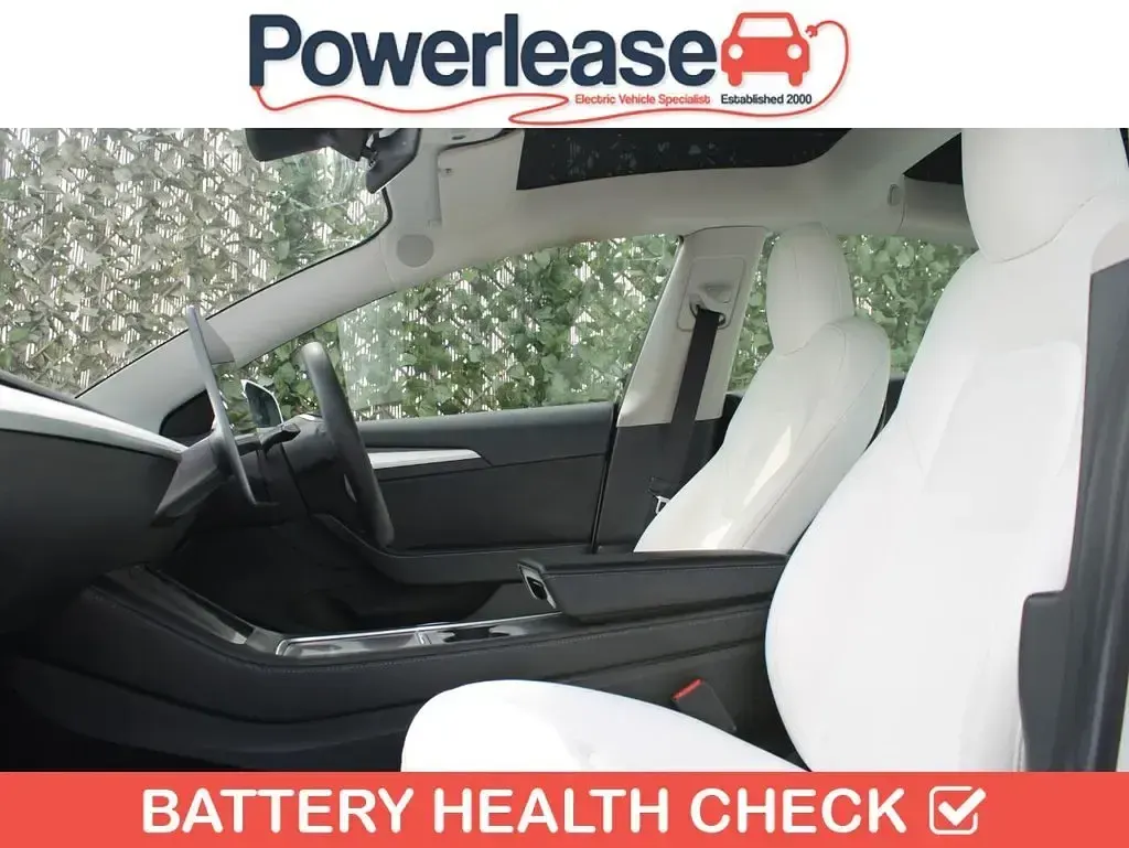 Used Tesla Model 3 Performance 82 kW (112 HP) 2022 White Sedan