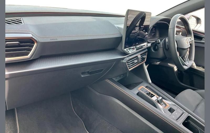 Used Cupra Leon VZ1 267 HP (196 kW) 2024 Blue Hatchback