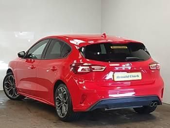 Used Ford Focus ST-Line 155 HP (114 kW) 2023 Red Hatchback