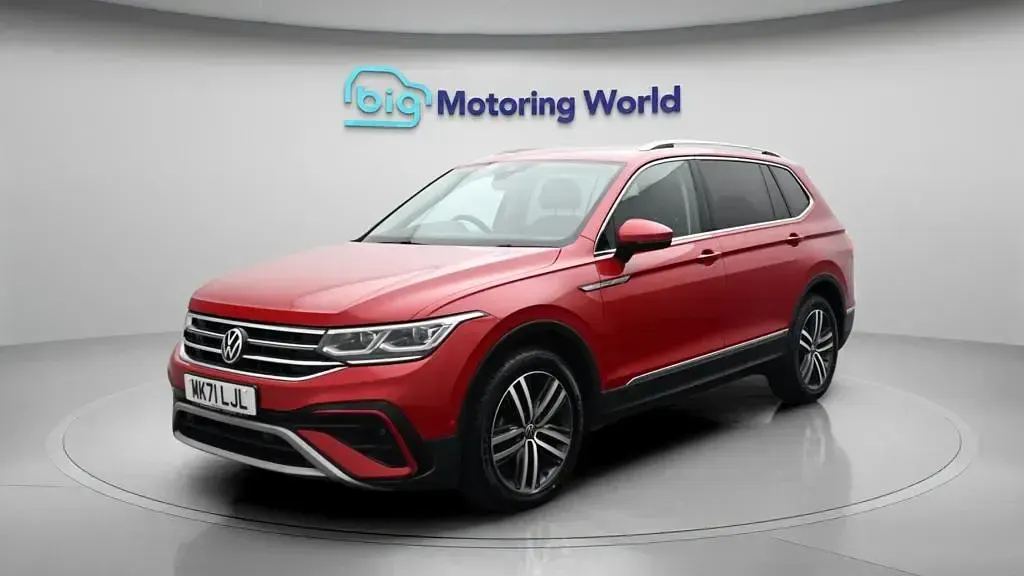 Used VW Tiguan Allspace Elegance 150 HP (110 kW) 2022 Red SUV