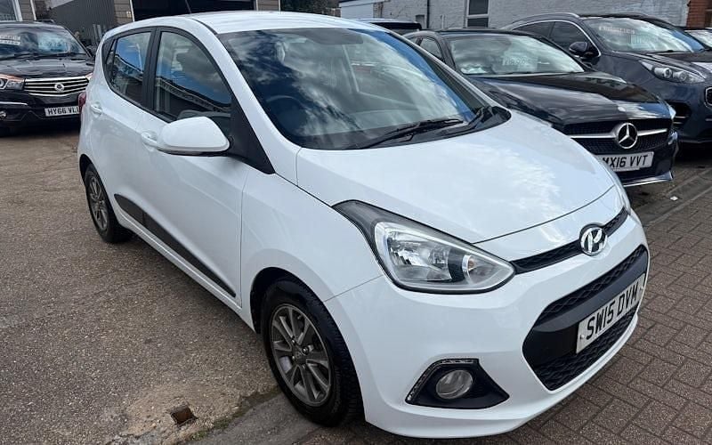 Used Hyundai i10 Premium 66 HP (48 kW) 2017 Hatchback