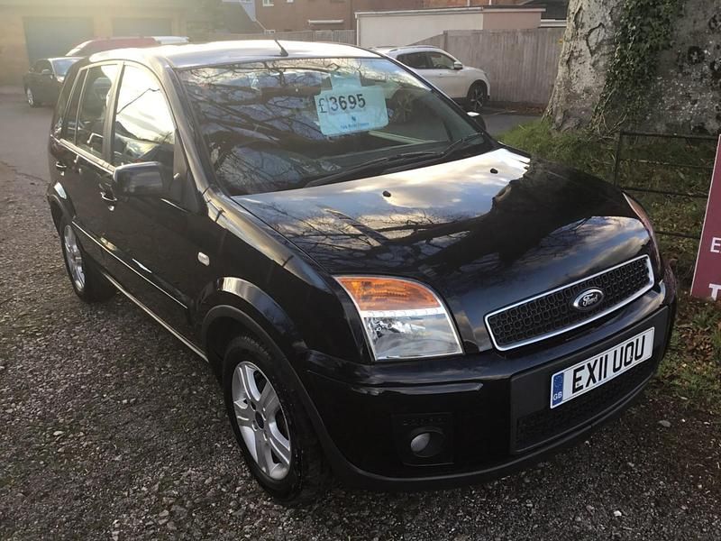 Black Used 2011 Ford Fusion Zetec Hatchback | £3,695 (A bit pricey) - Image 1/4