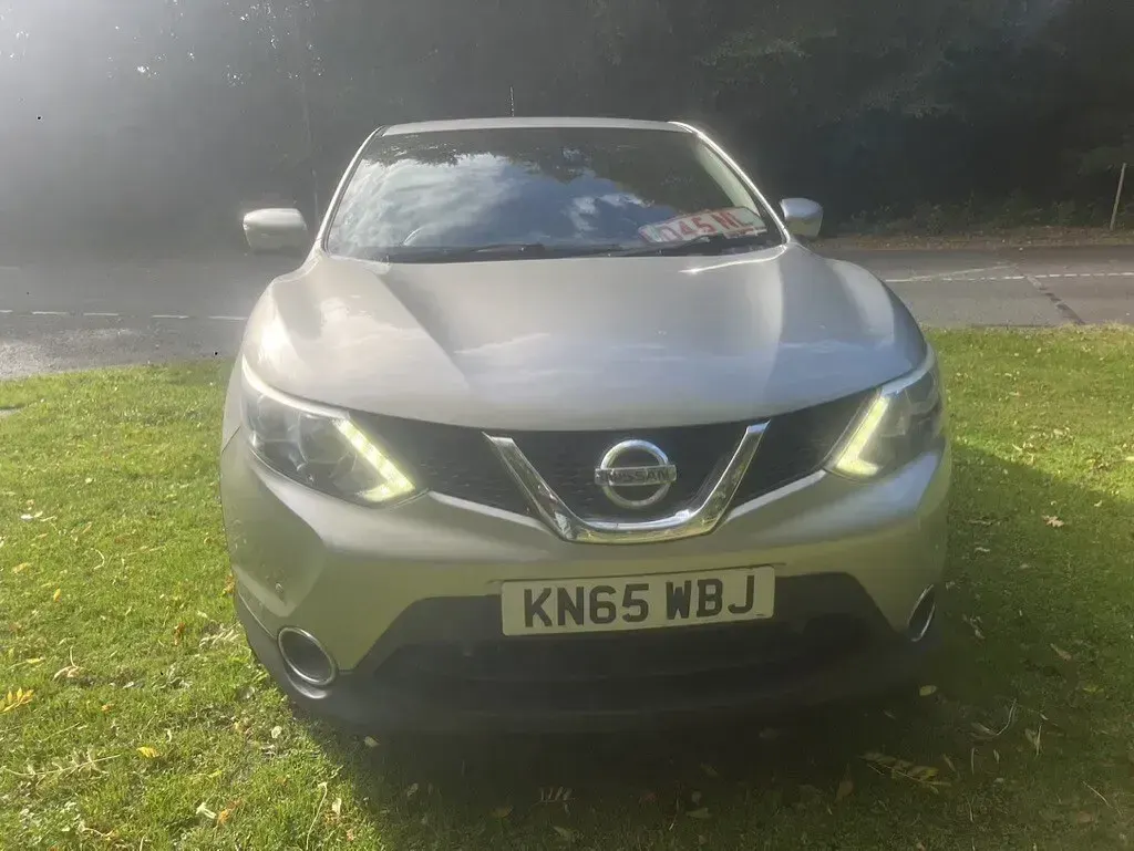 Used Nissan Qashqai N-TEC 110 HP (80 kW) 2015 Silver SUV