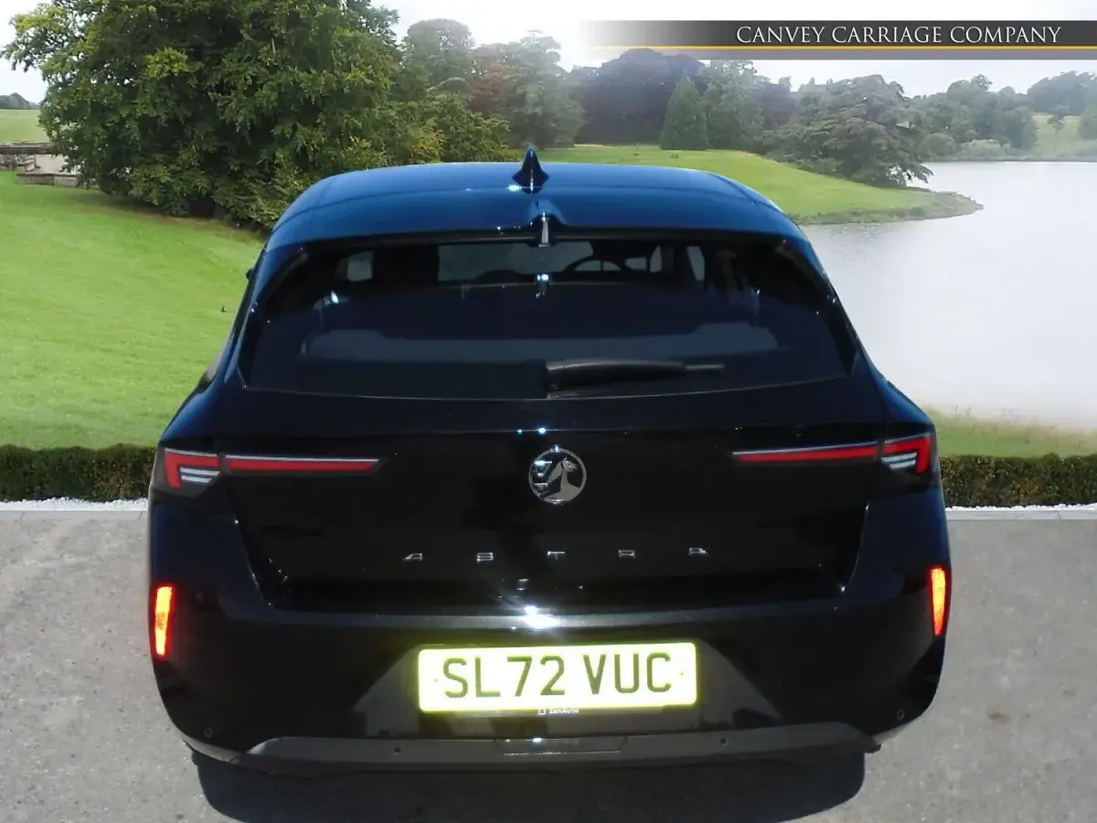 Used Vauxhall Astra Design Edition 130 HP (95 kW) 2022 Black Hatchback