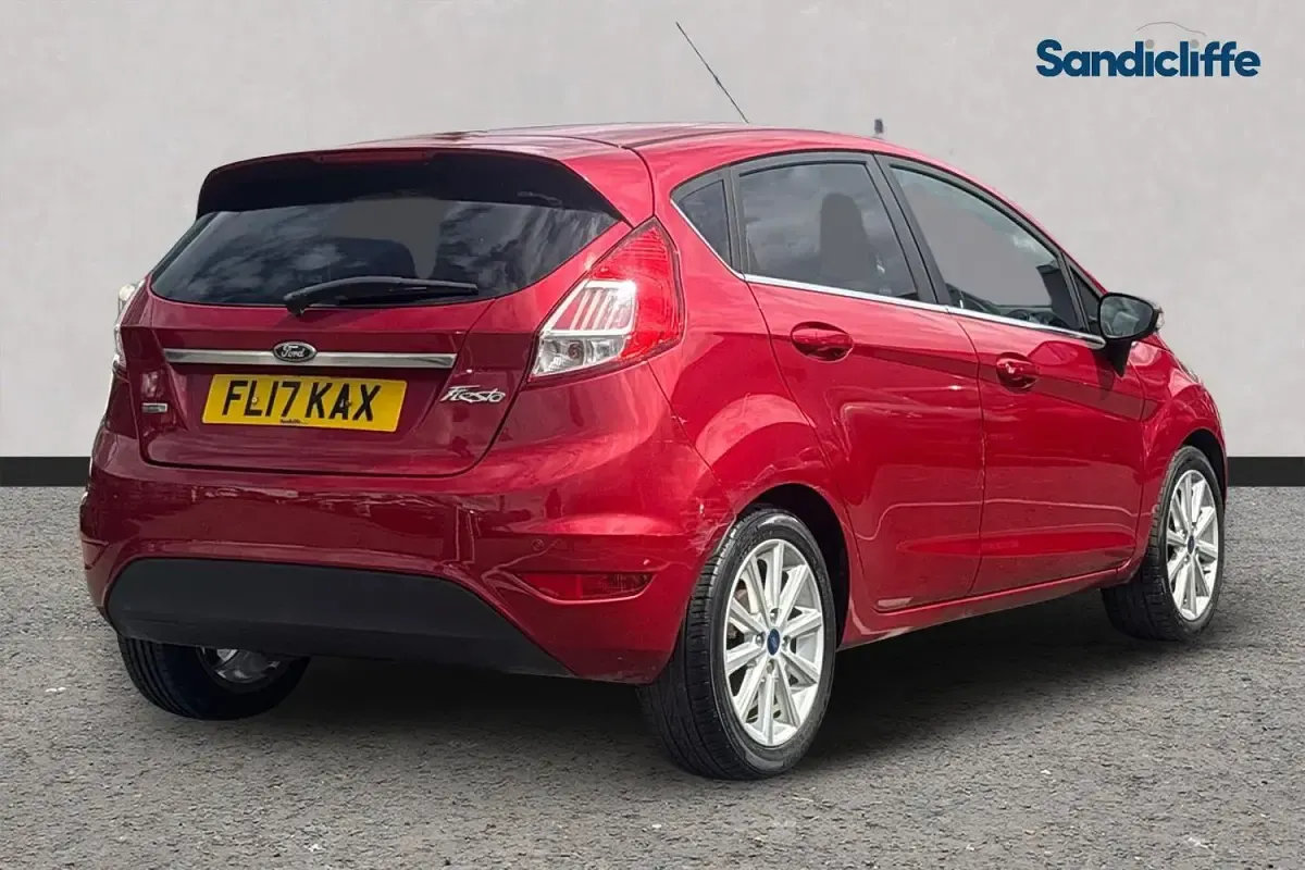 Used Ford Fiesta Titanium 100 HP (73 kW) 2017 Red Hatchback