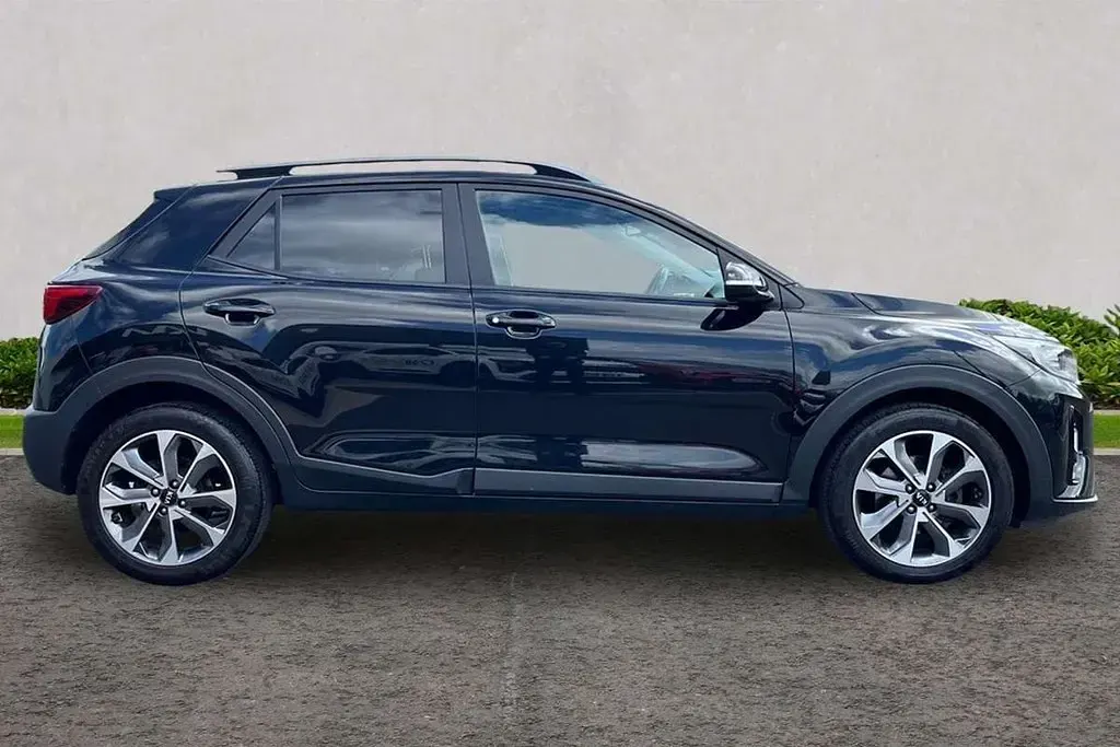 Second-hand Kia Stonic 117 CP (86 kW) 2020 Negru SUV