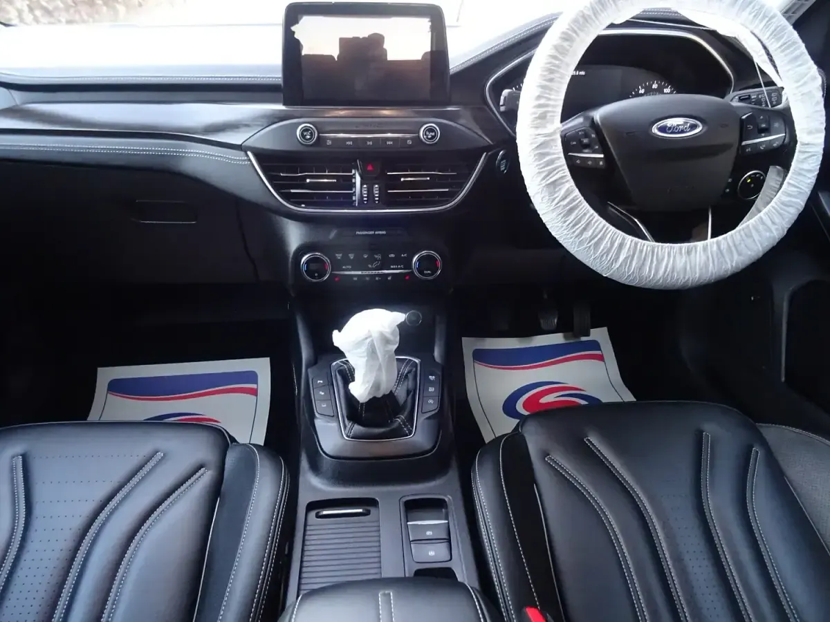 Used Ford Focus Vignale 125 HP (91 kW) 2019 Silver Hatchback