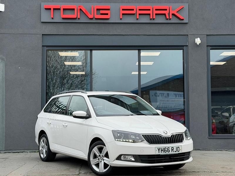 Used Skoda Fabia SE L 110 HP (80 kW) 2016 White Estate