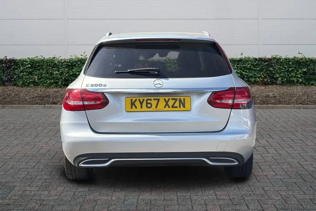 Used Mercedes C200 Premium 136 HP (100 kW) 2018 Silver Estate