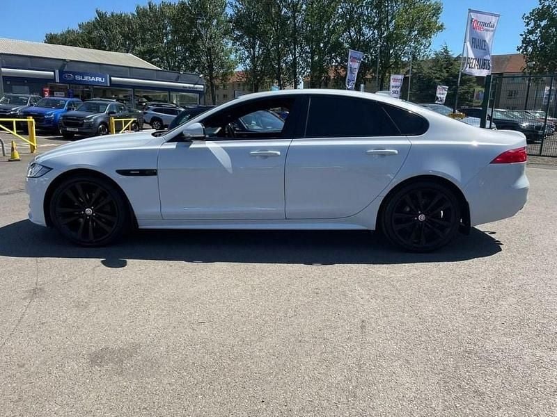 Used Jaguar XF R-Sport 180 HP (132 kW) 2018 White Sedan