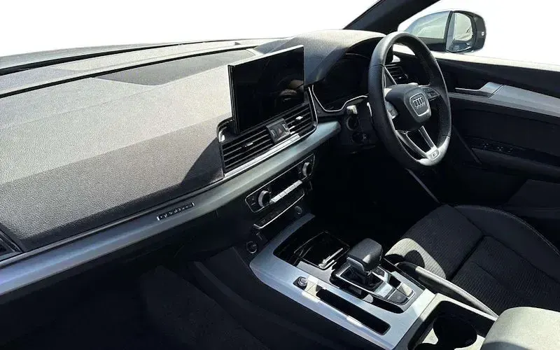 Used Audi Q5 S-Line 265 HP (194 kW) 2024 Silver SUV