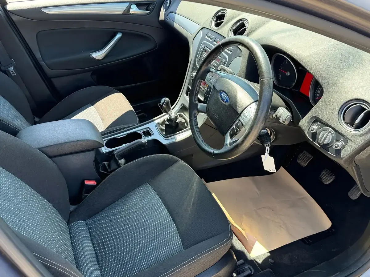 Used Ford Mondeo Zetec 2010 Brown Estate
