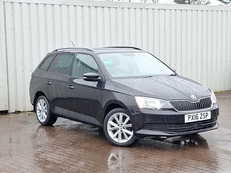 Used Skoda Fabia SE 90 HP (66 kW) 2016 Black Estate