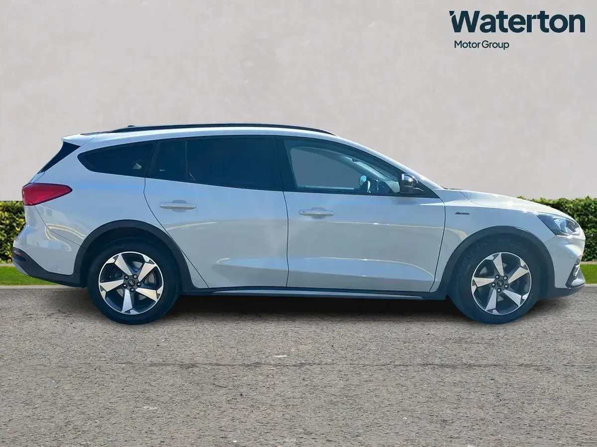 Used Ford Focus Active 125 HP (91 kW) 2020 White Estate